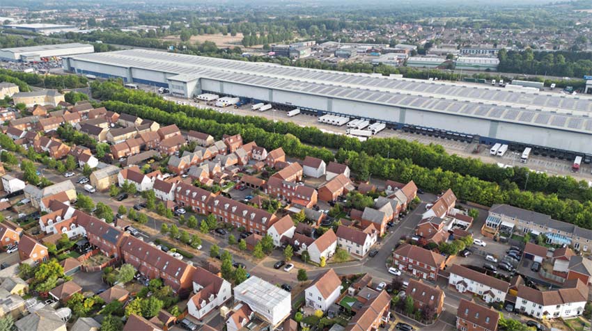 Logistiek centrum gelegen dicht bij het centrum van een stad